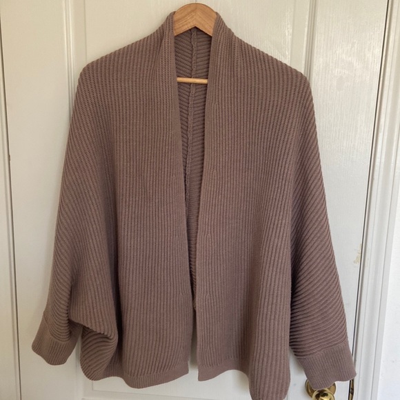 Cardigan wrap sweater tan - Picture 3 of 4
